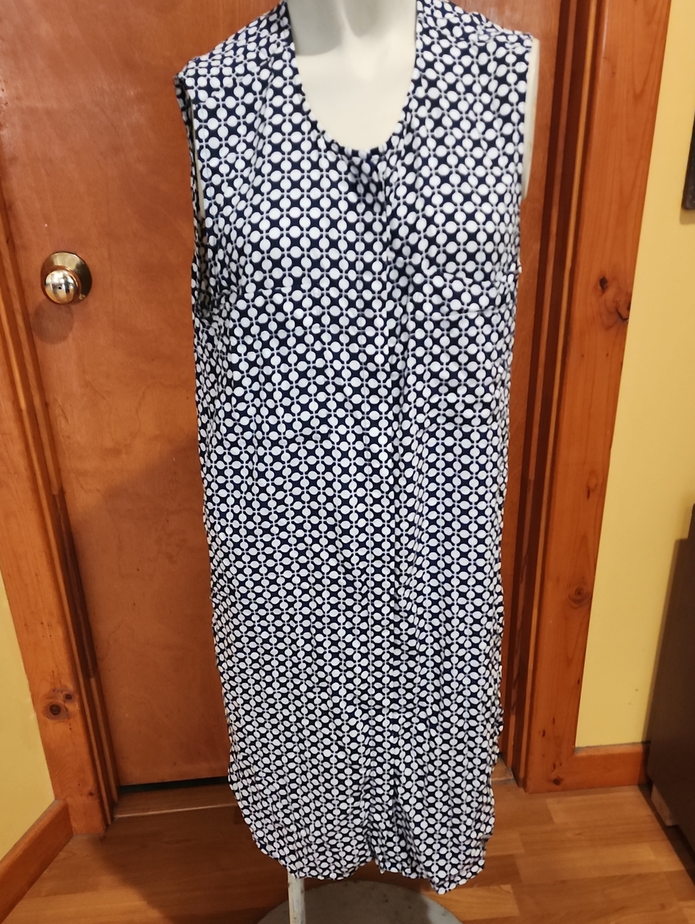 GAP Navy and White Sleeveless Midi Shift Dress with Geometric Dot Print